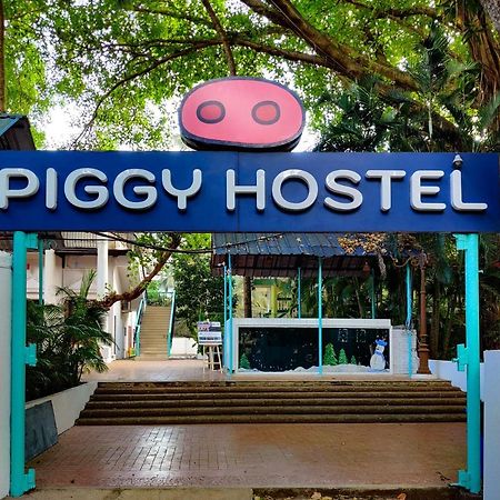 Piggy Hostel Calangute Exterior foto