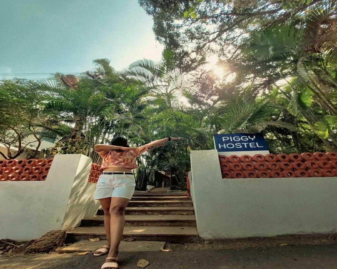 Piggy Hostel Calangute Exterior foto