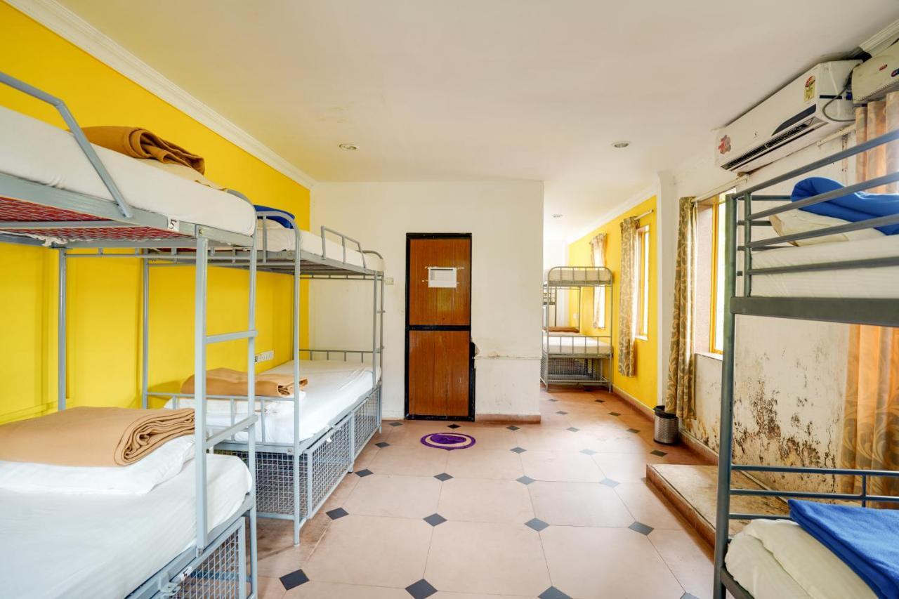 Piggy Hostel Calangute Exterior foto